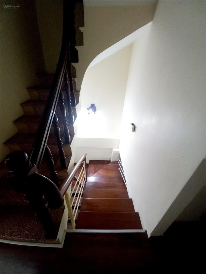 Cho thuê nhà mặt phố vạn bảo, ba đình 50m2 x 4 tầng mặt tiền 4m kinh doanh/văn phòng/spa đỉnh