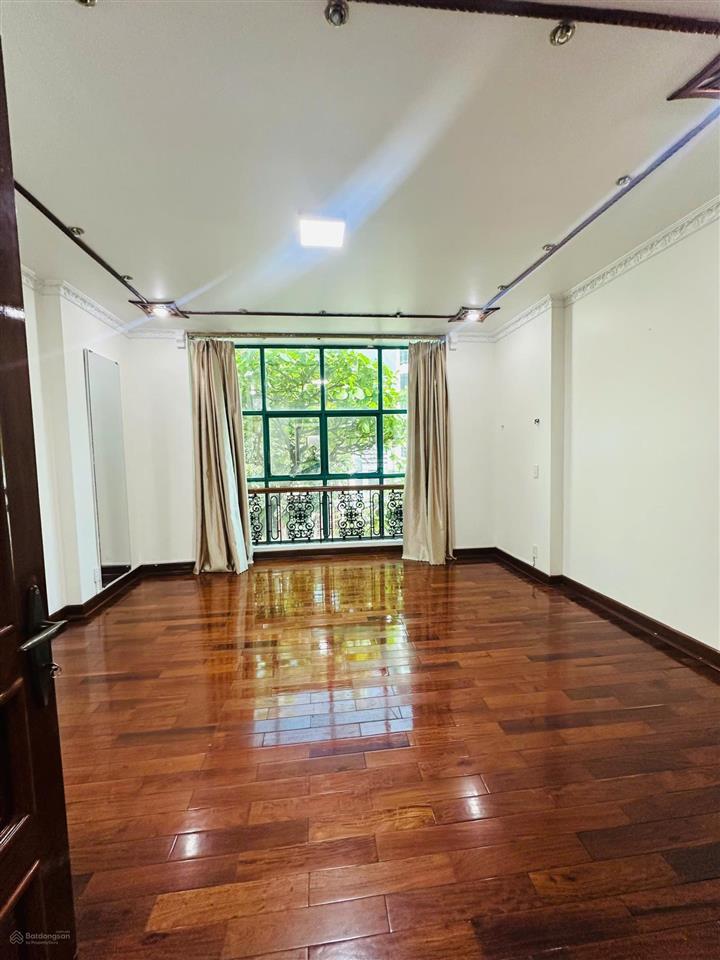 Chính chủ cần cho thuê nhà mặt phố trần phú sát bên cổng chợ hàn siêu đẹp, hàng hiếm có