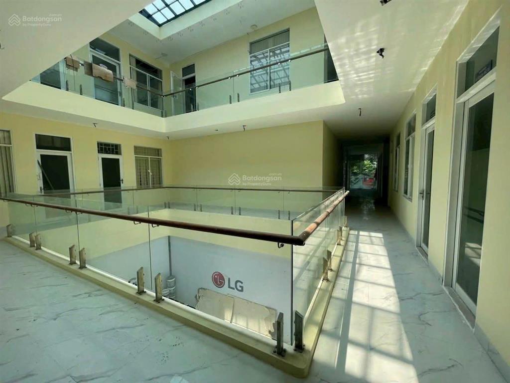 Cho thuê tòa nhà nguyễn thị minh khai ngang 22m diện tích sàn 1400m2 trung tâm hải châu  đà nẵng