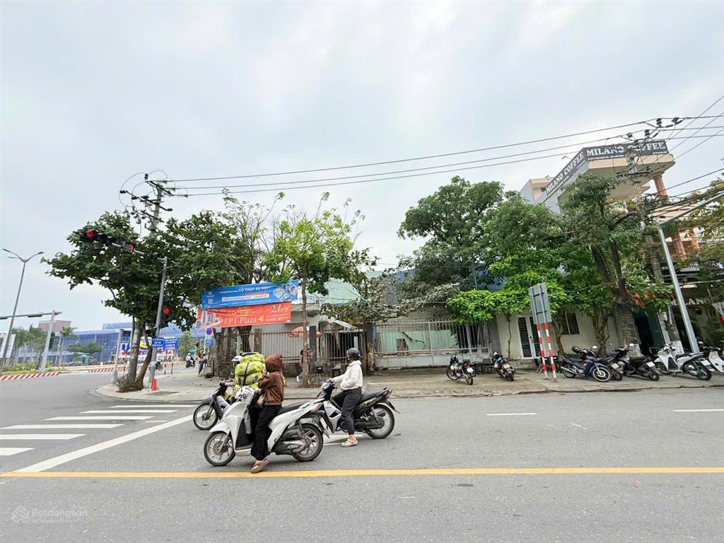 Cho thuê siêu phẩm góc 2 mặt tiền đường 2/9 gần 800m2
