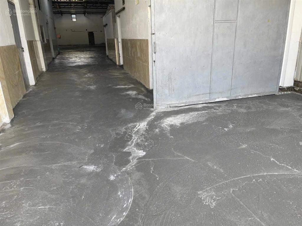 Cho thuê kho 420m xe tải vào kho, phú viên gần câu chương dương