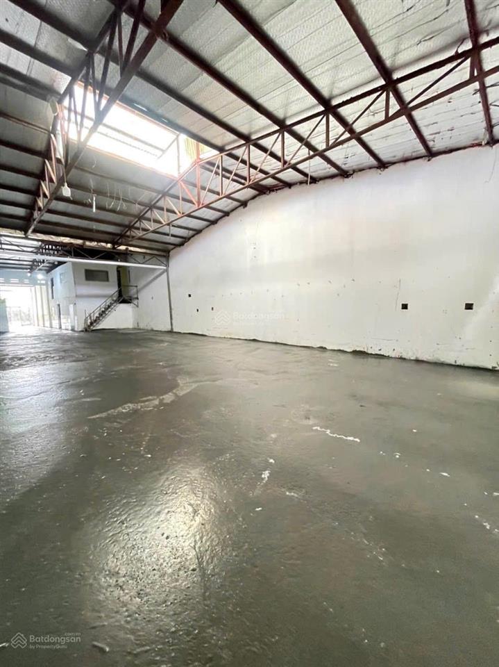 Cho thuê kho 420m xe tải vào kho, phú viên gần câu chương dương