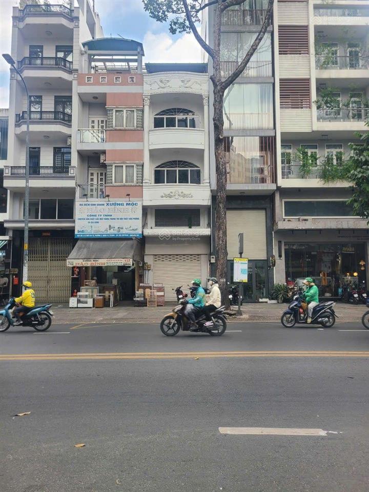 Mặt tiền ngô gia tự, quận 10. dt 4m (nở 4.2m) x 14m, trệt 3 lầu, 25 tỷ. lề đường 8m