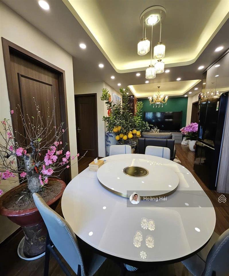 Bán chcc kđt việt hưng dt gần 100m2 3pn/2wc căn góc nhà đẹp full nội thất giá 5,3 tỷ