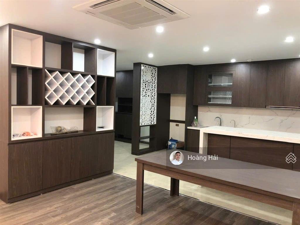 Bán căn hoa hậu green park việt hưng 121m 3 phòng ngủ/2wc ban công đông nam