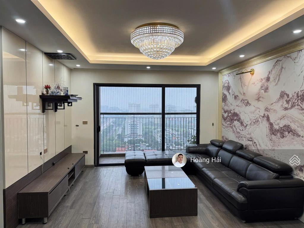 Bán căn hoa hậu green park việt hưng 121m 3 phòng ngủ/2wc ban công đông nam