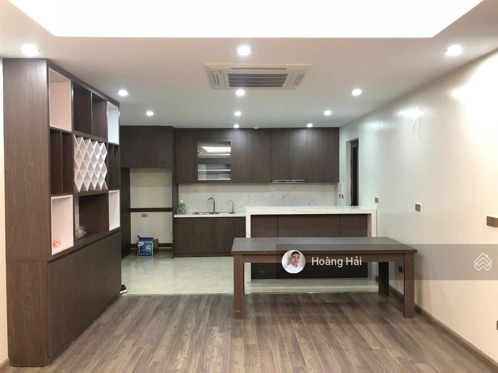 Bán căn hoa hậu green park việt hưng 121m 3 phòng ngủ/2wc ban công đông nam