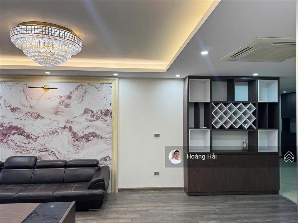 Bán căn hoa hậu green park việt hưng 121m 3 phòng ngủ/2wc ban công đông nam