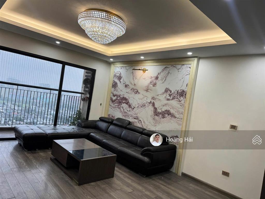 Bán căn hoa hậu green park việt hưng 121m 3 phòng ngủ/2wc ban công đông nam