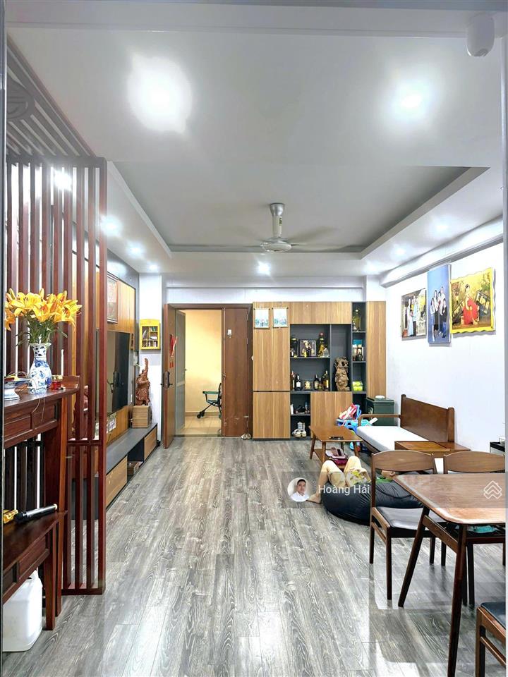 Bán chcc dự án mới kđt việt hưng 73m 2pn/2wc ban công đông nam cực hiếm