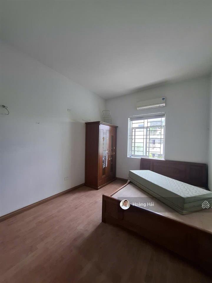 Bán chcc việt hưng 100m2 3pn/2wc ban công đông nam cực mát giá 4,9 tỷ