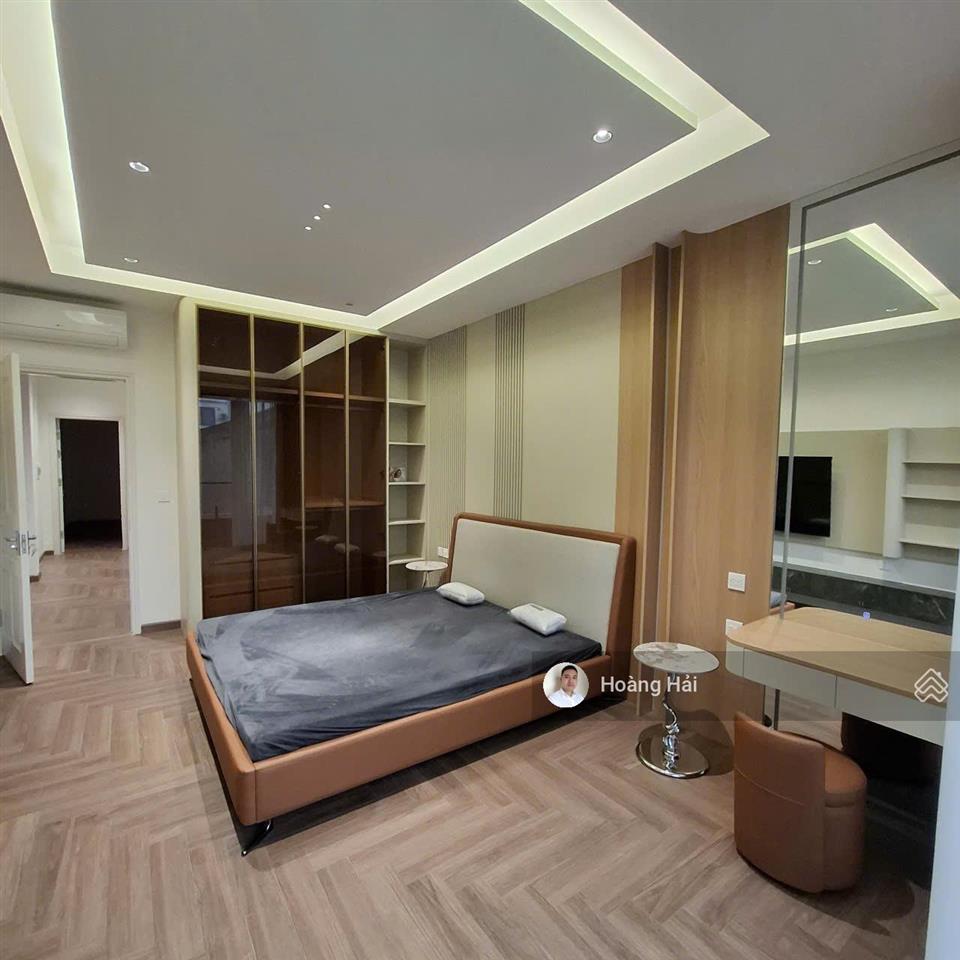 Cho thuê nhà riêng việt hưng mới tinh 61m2 5 tầng ngõ ô tô có thang máy full nội thất, giá 15tr/th
