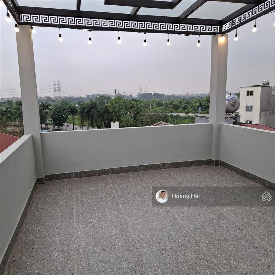Cho thuê nhà riêng việt hưng mới tinh 61m2 5 tầng ngõ ô tô có thang máy full nội thất, giá 15tr/th