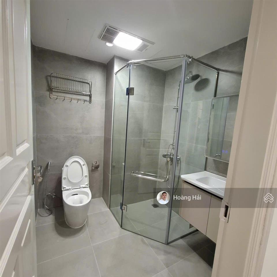 Cho thuê nhà riêng việt hưng mới tinh 61m2 5 tầng ngõ ô tô có thang máy full nội thất, giá 15tr/th
