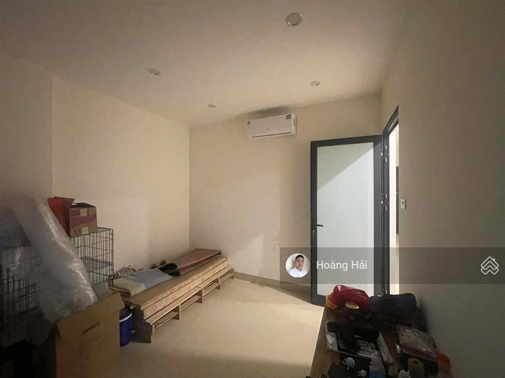 Cực hiếm cho thuê chcc valencia garden 61m2 phòng ngủ ban công đông nam giá 8tr/th