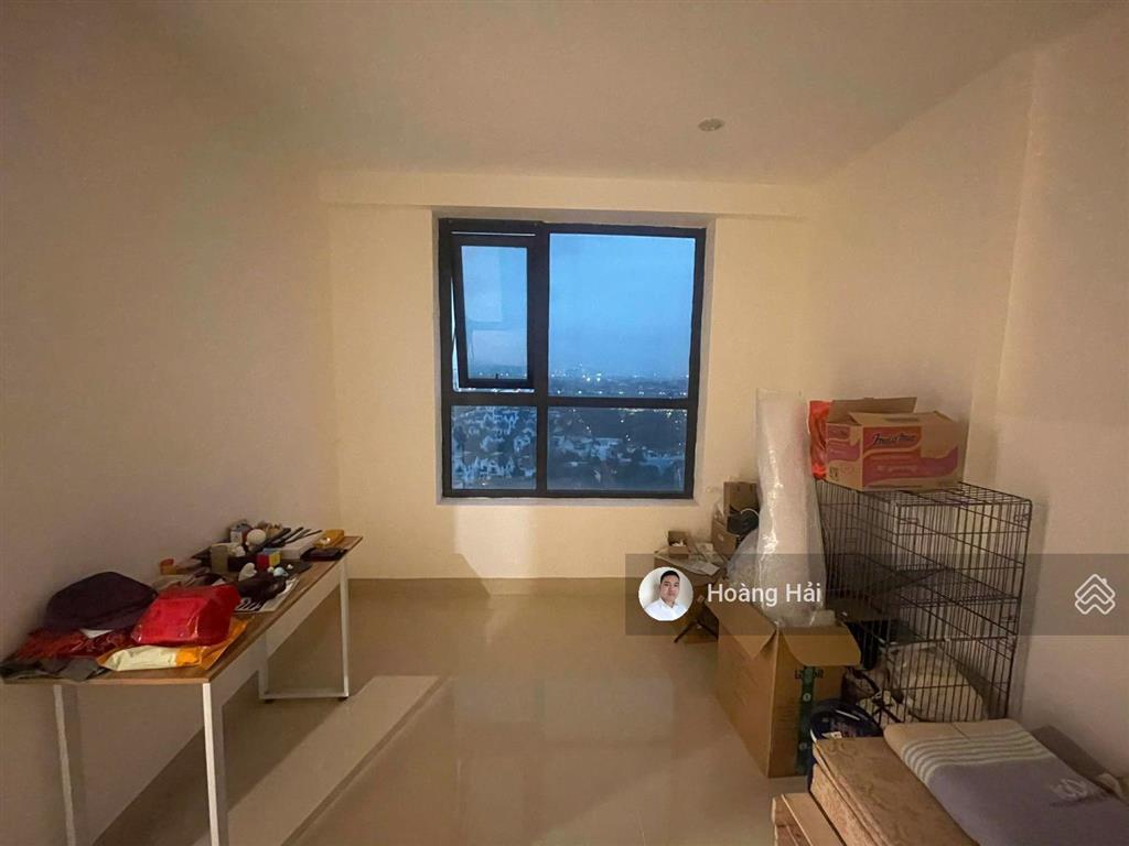 Cực hiếm cho thuê chcc valencia garden 61m2 phòng ngủ ban công đông nam giá 8tr/th
