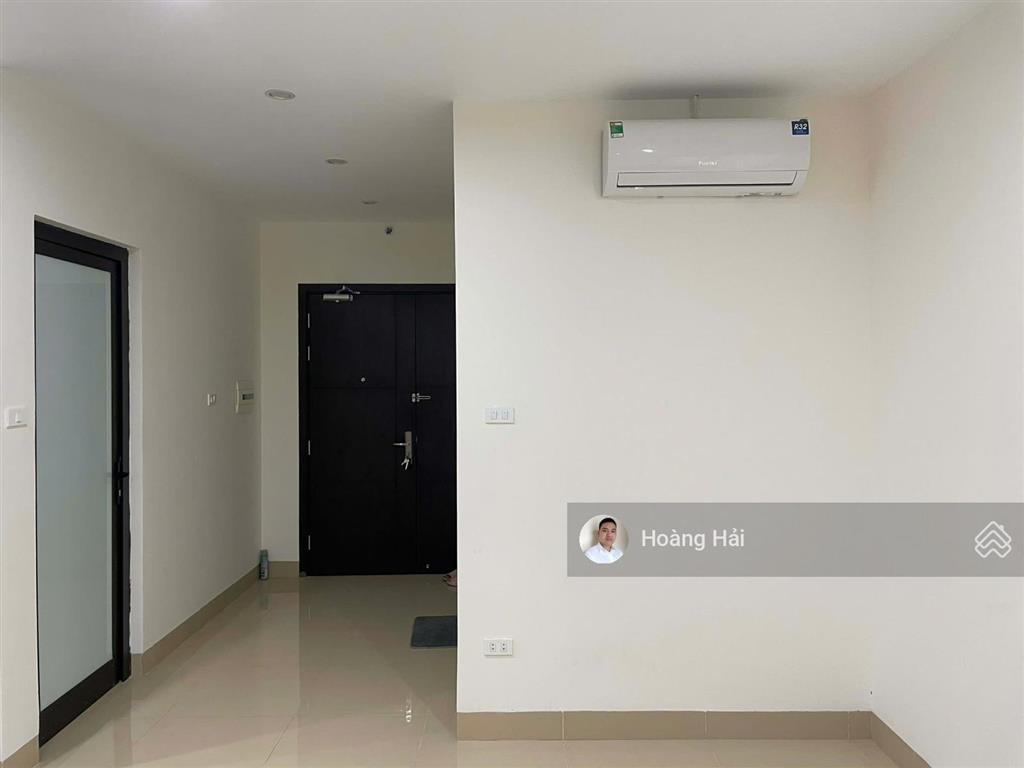 Cực hiếm cho thuê chcc valencia garden 61m2 phòng ngủ ban công đông nam giá 8tr/th
