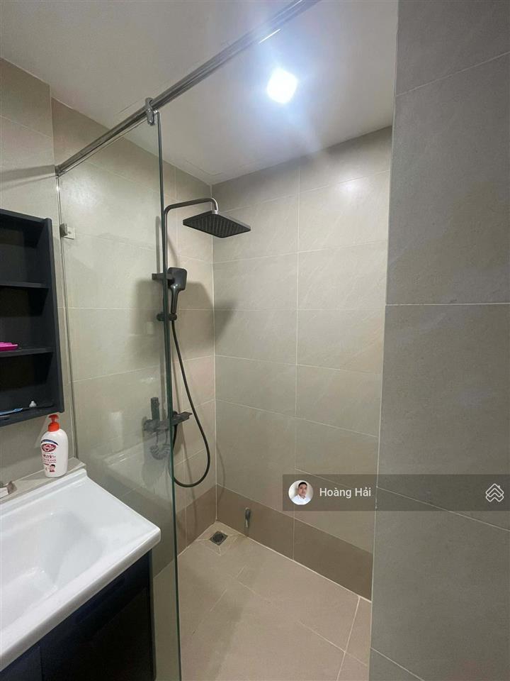 Cực hiếm cho thuê chcc valencia garden 61m2 phòng ngủ ban công đông nam giá 8tr/th