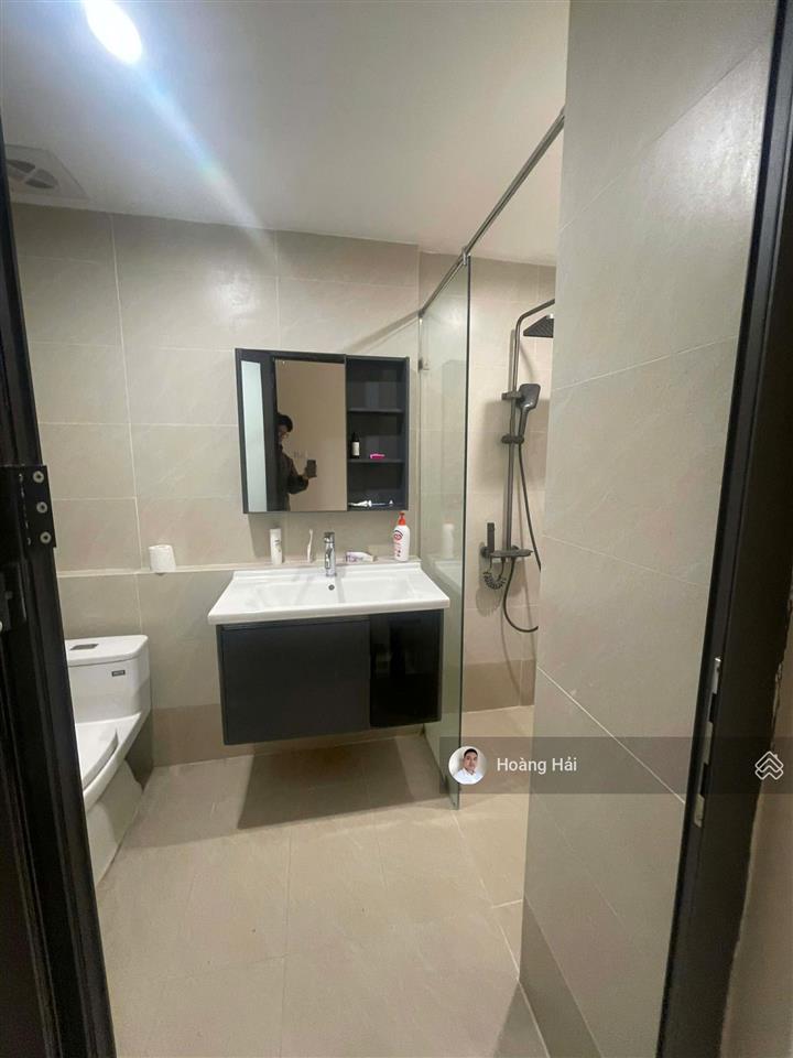 Cực hiếm cho thuê chcc valencia garden 61m2 phòng ngủ ban công đông nam giá 8tr/th