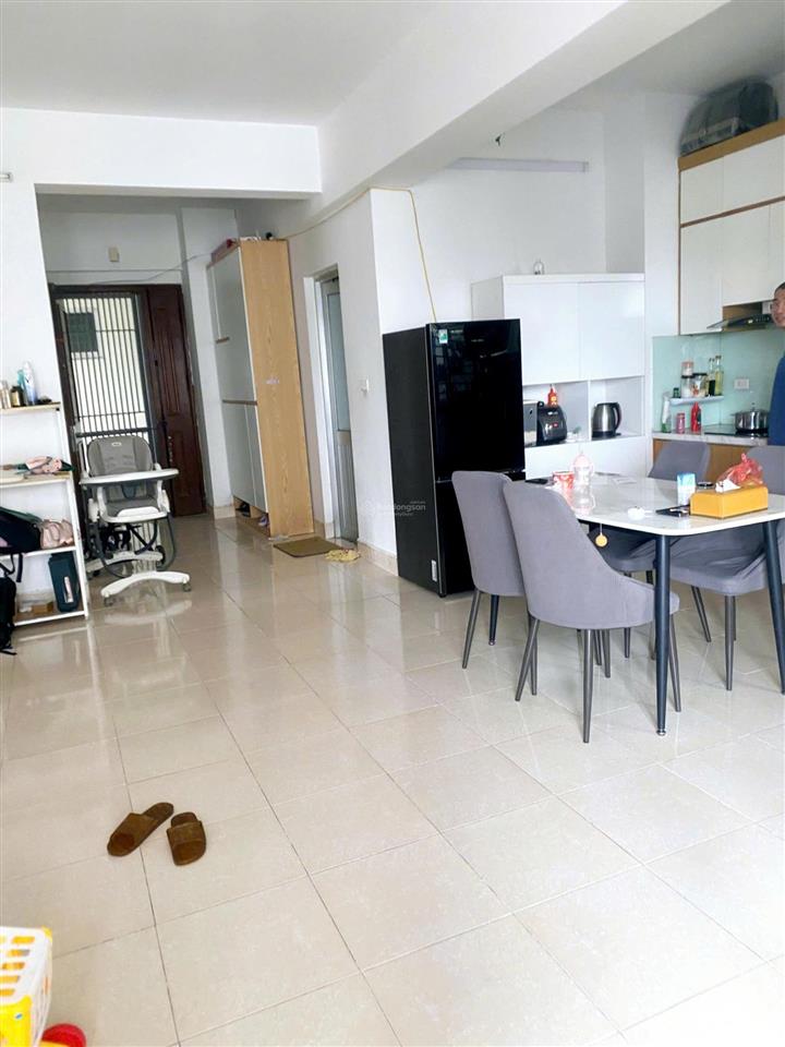 Cho thuê chcc việt hưng 97m2 3pn, 2wc 2 ban công cực thoáng giá chỉ 8tr/th