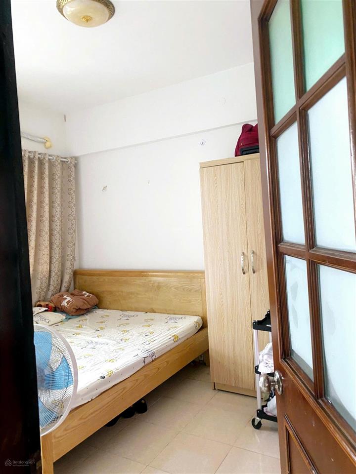 Cho thuê chcc việt hưng 97m2 3pn, 2wc 2 ban công cực thoáng giá chỉ 8tr/th