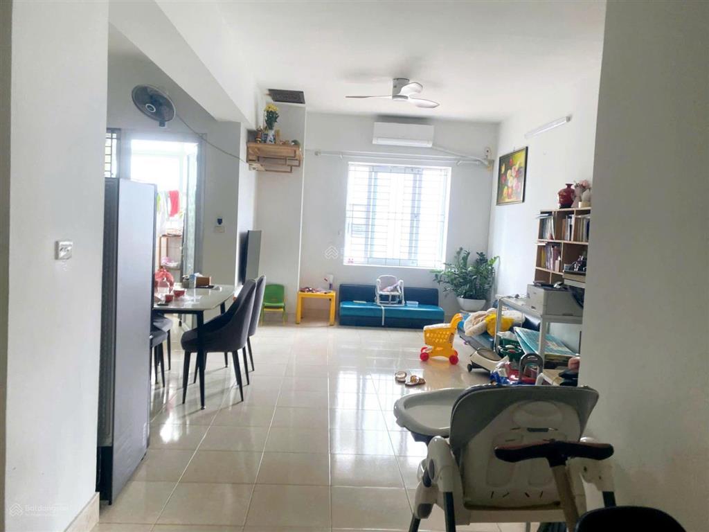 Cho thuê chcc việt hưng 97m2 3pn, 2wc 2 ban công cực thoáng giá chỉ 8tr/th