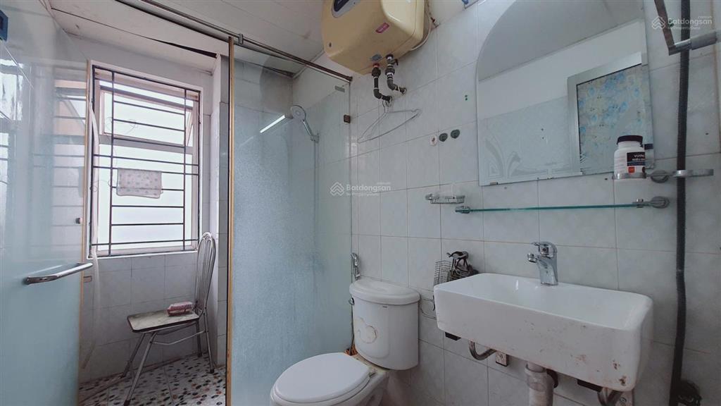 Cho thuê chcc việt hưng 76m 2 phòng ngủ đồ cơ bản giá 7,5tr/th