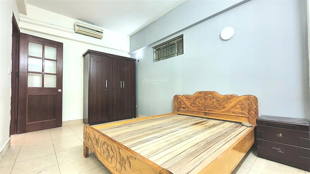 Cho thuê chcc việt hưng 76m 2 phòng ngủ đồ cơ bản giá 7,5tr/th