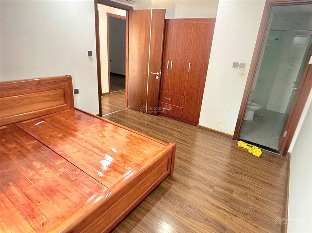 Bán chung cư dự án mới việt hưng 82m 3 phòng ngủ 2wc thoáng mát giá 6.59 tỷ
