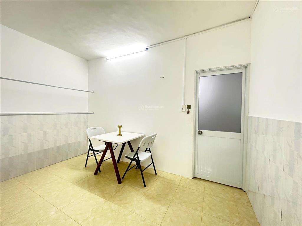 Chính chủ cho thuê phòng trọ 2 phòng ngủ 1 wc tách bếp  trung tâm bà rịa  full nội thất