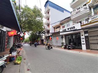 Bán nhà mặt đường Thiên Lôi - 100m 2 tầng, Giá 9.6 tỉ vị trí đẹp gần ẢEON