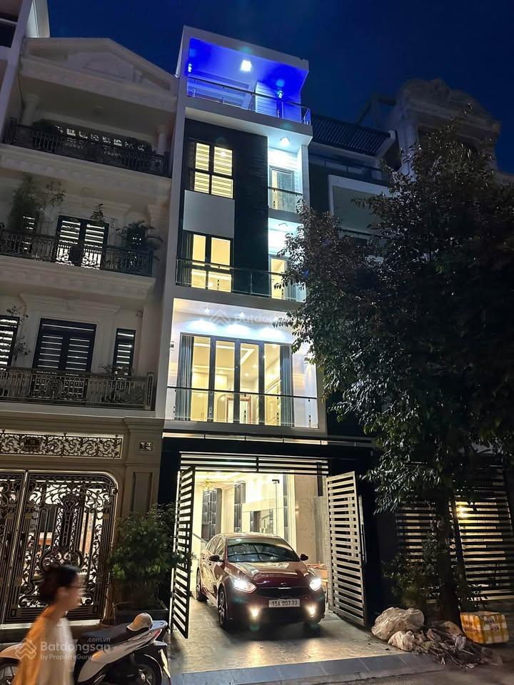 Bán nhà mặt đường đặng ma la 92m 5 tầng, thang máy, giá 11.68 tỉ