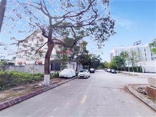 Đất biệt thự sao đỏ  200m2  ngang 10m  sổ đỏ  cạnh trường quốc tế