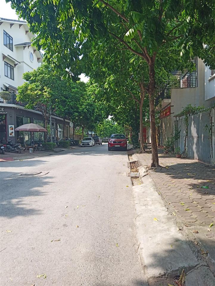 Bán biệt thự kđt vân canh hoài đức , xây thô, vỉa hè, ô tô, ở sướng, dt 280 m, mt 15m, giá 150tr/m