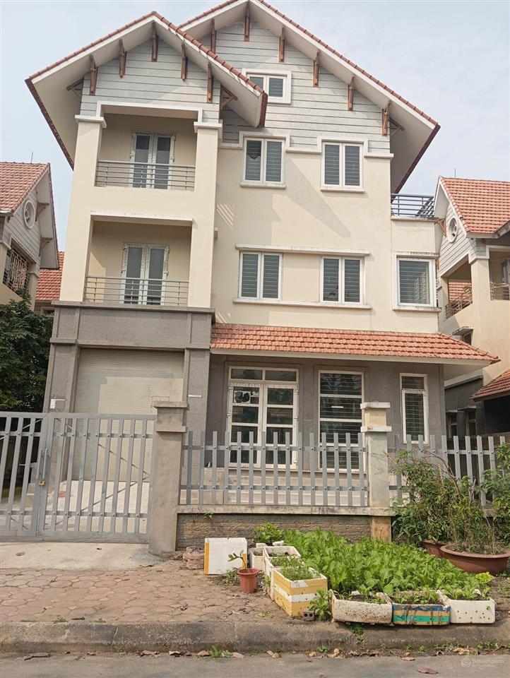 Bán biệt thự kđt vân canh hoài đức , xây thô, vỉa hè, ô tô, ở sướng, dt 280 m, mt 15m, giá 150tr/m