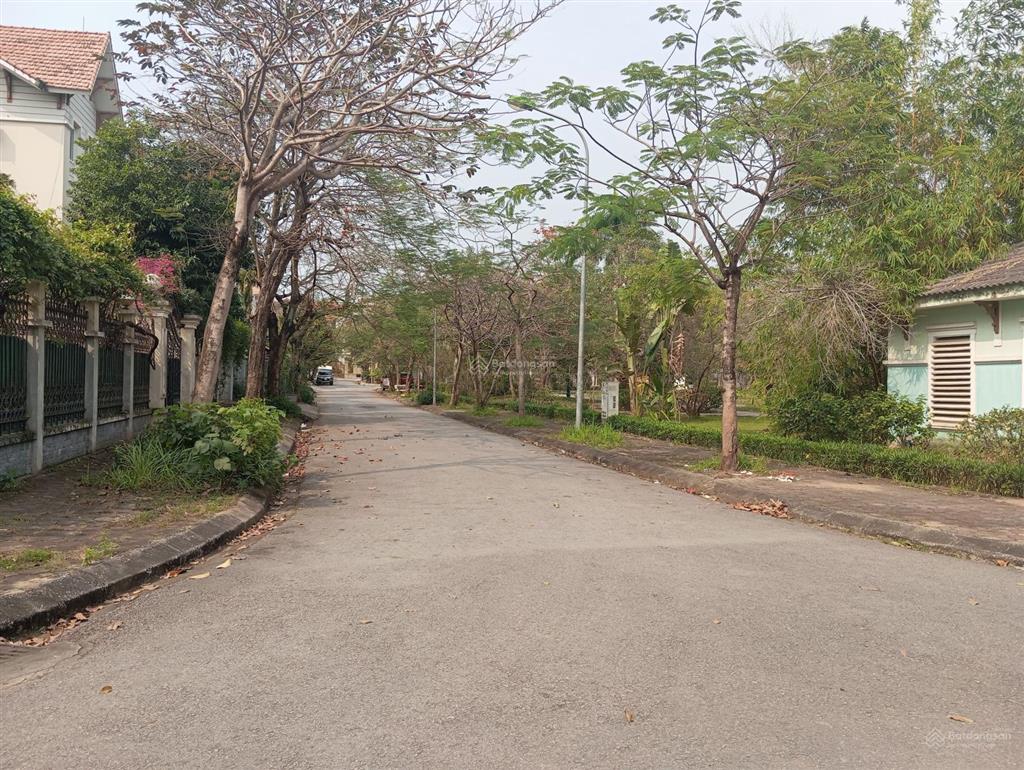Bán biệt thự kđt vân canh hoài đức , xây thô, vỉa hè, ô tô, ở sướng, dt 280 m, mt 15m, giá 150tr/m