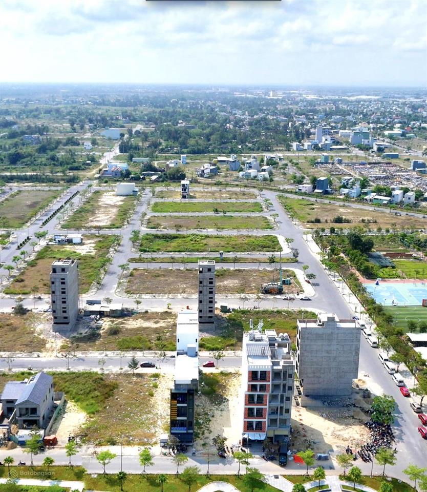 Bán lô đất 102m2 ngay đại học fpt  giá tốt