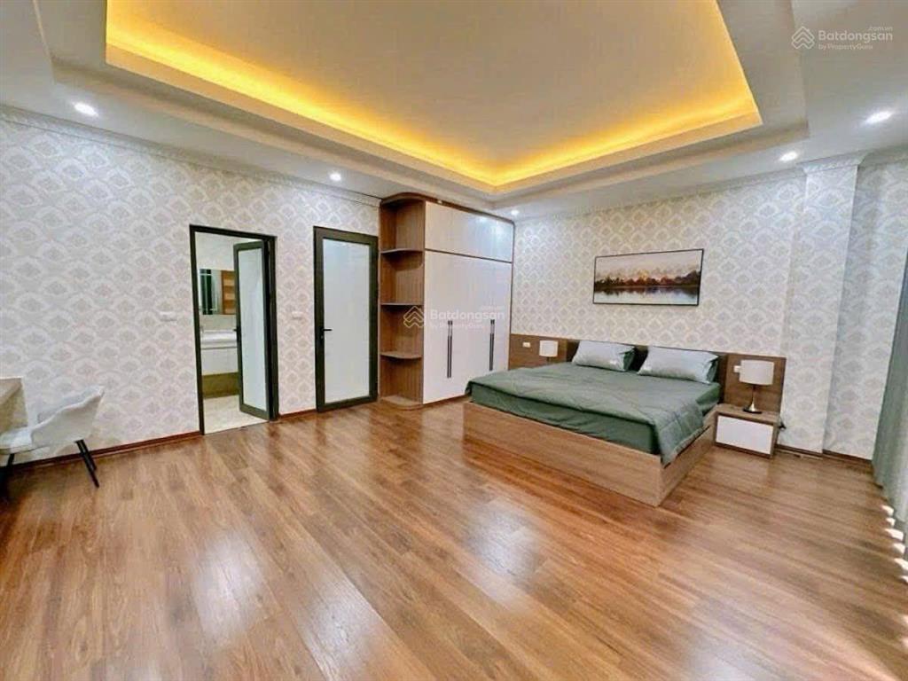 Nhà 90m xây 5 tầng, thang máy, gara 3 ô tô, full nội thất, đường ô tô, vỉa hè ở phúc lợi, long biên