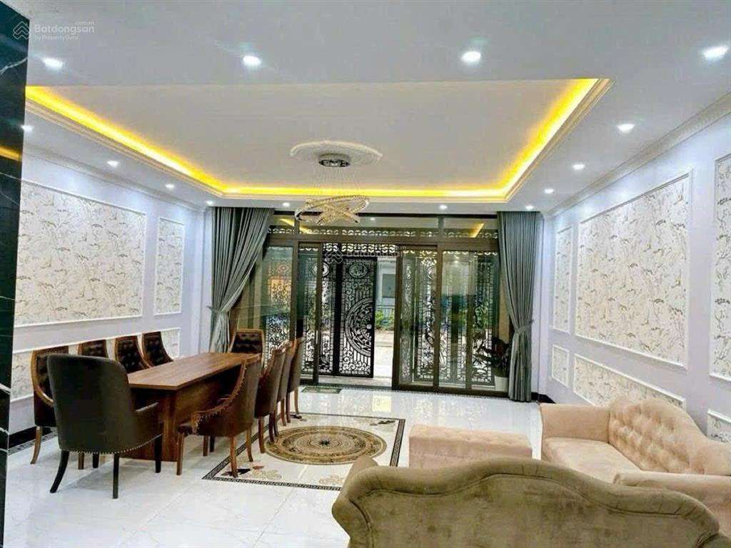 Nhà 90m xây 5 tầng, thang máy, gara 3 ô tô, full nội thất, đường ô tô, vỉa hè ở phúc lợi, long biên