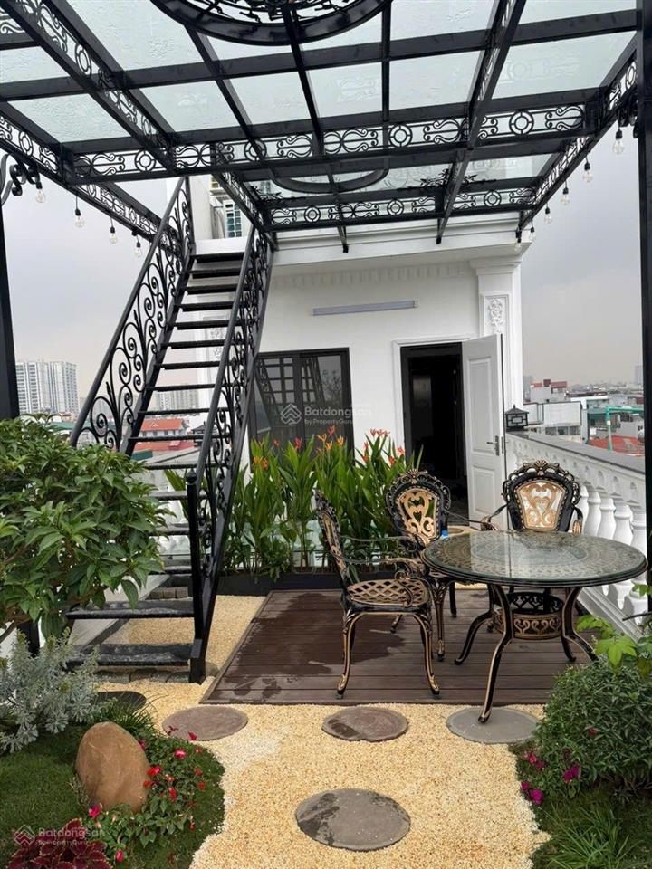 Nhà 65m2 xây 8tầng, thang máy, gara 2 ô tô, full nội thất gần vinhomes riverside, long biên 21.5 tỷ