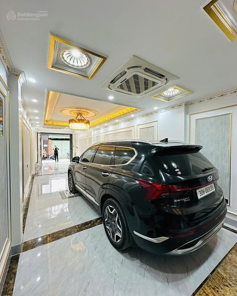 Nhà 65m2 xây 8tầng, thang máy, gara 2 ô tô, full nội thất gần vinhomes riverside, long biên 21.5 tỷ