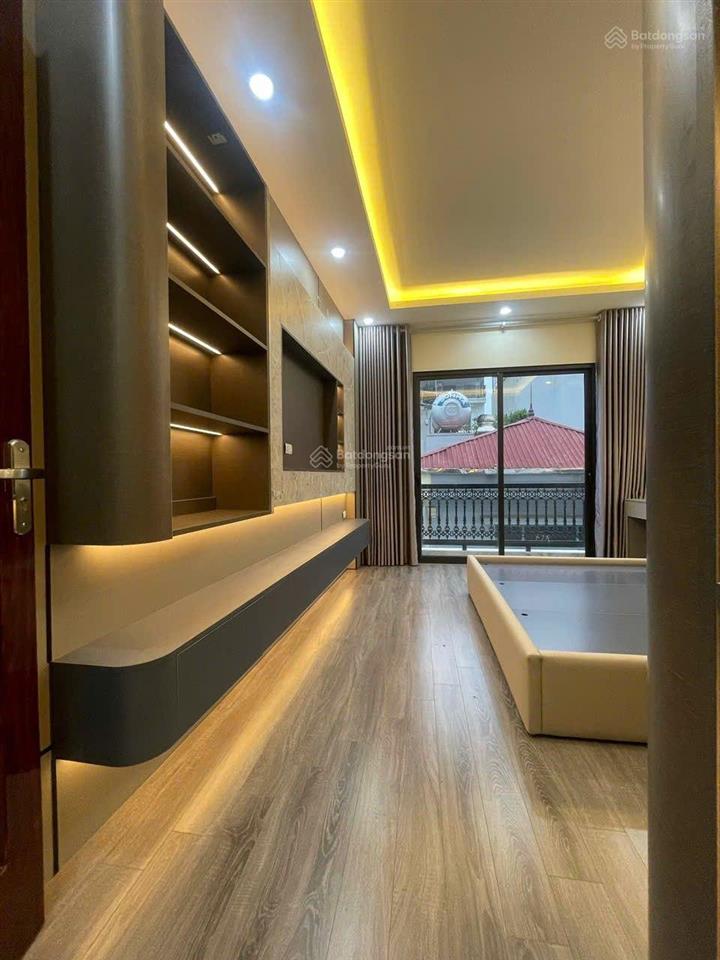 Nhà 50m2 xây mới 5 tầng, gara ô tô ở ngõ 117 khu hàng không nguyễn sơn, long biên, hà nội 20.5 tỷ