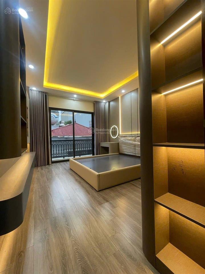 Nhà 50m2 xây mới 5 tầng, gara ô tô ở ngõ 117 khu hàng không nguyễn sơn, long biên, hà nội 20.5 tỷ