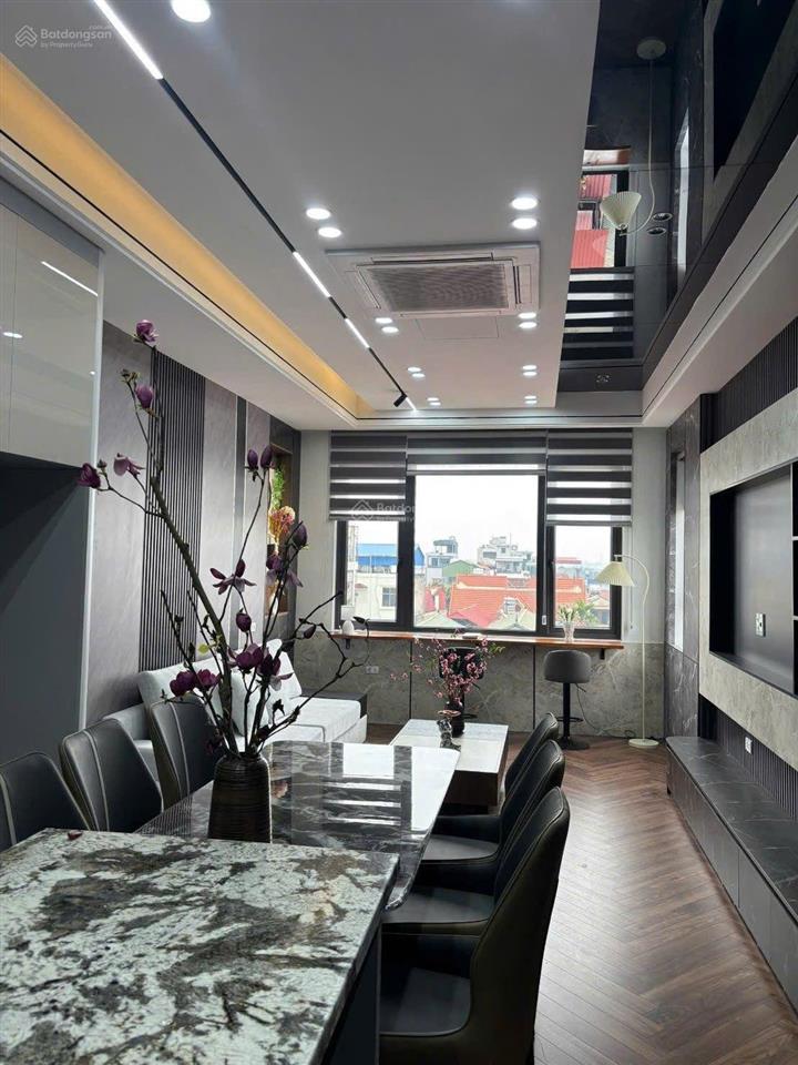 Nhà 46m xây 7 tầng, thang máy, gara ô tô full nội thất ở gia thụy, n văn cừ, long biên, hn 19.5 tỷ
