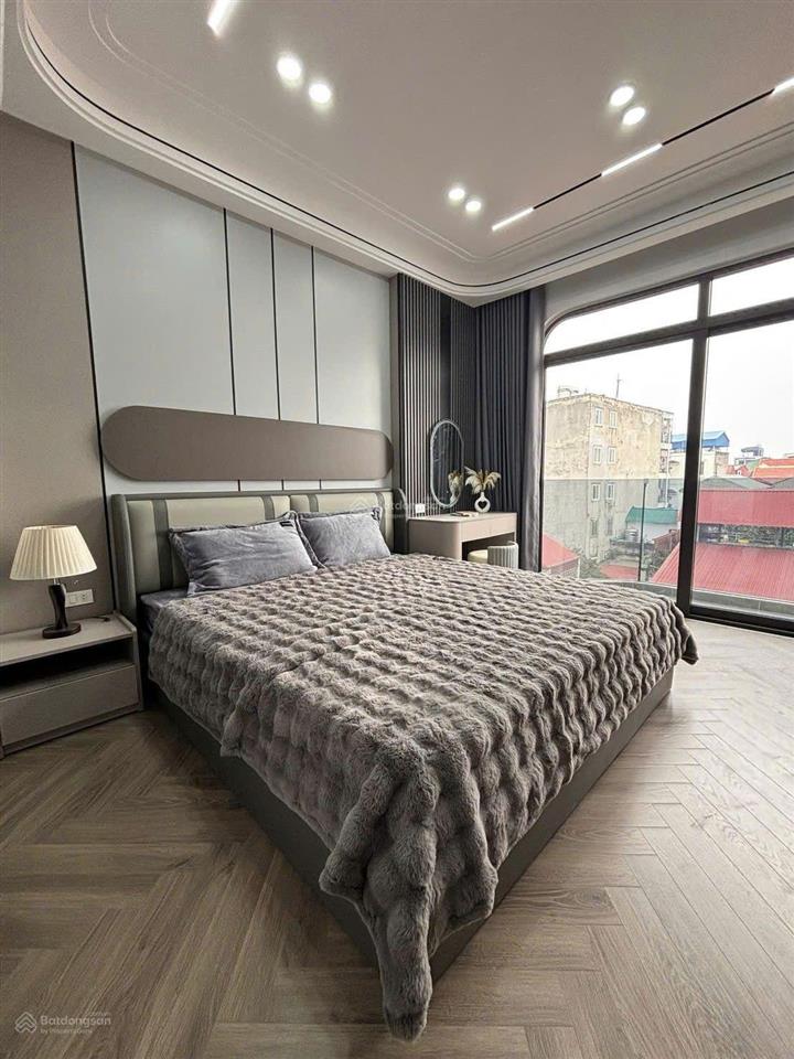 Nhà 46m xây 7 tầng, thang máy, gara ô tô full nội thất ở gia thụy, n văn cừ, long biên, hn 19.5 tỷ