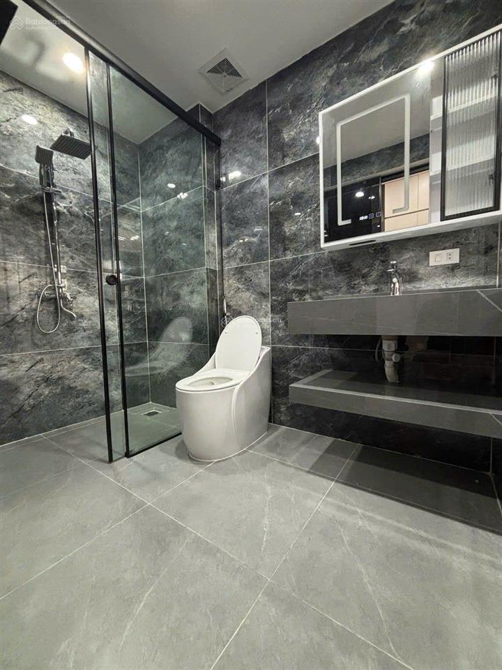 Nhà 46m xây 7 tầng, thang máy, gara ô tô full nội thất ở gia thụy, n văn cừ, long biên, hn 19.5 tỷ