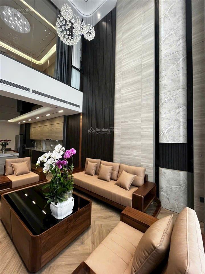 Nhà 70/75m² xây 7 tầng, thang máy, gara 2 ô tô, full nội thất ở nguyễn văn cừ, bồ đề, long biên, hn