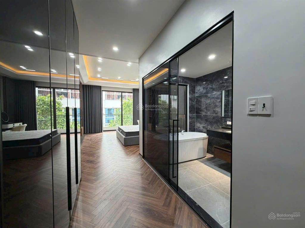 Nhà 55m2 xây 8 tầng, thang máy, full nội thất, gara ô tô, đường 12m ở lâm hạ, bồ đề, hn 31.9 tỉ