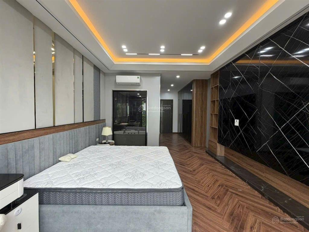 Nhà 55m2 xây 8 tầng, thang máy, full nội thất, gara ô tô, đường 12m ở lâm hạ, bồ đề, hn 31.9 tỉ