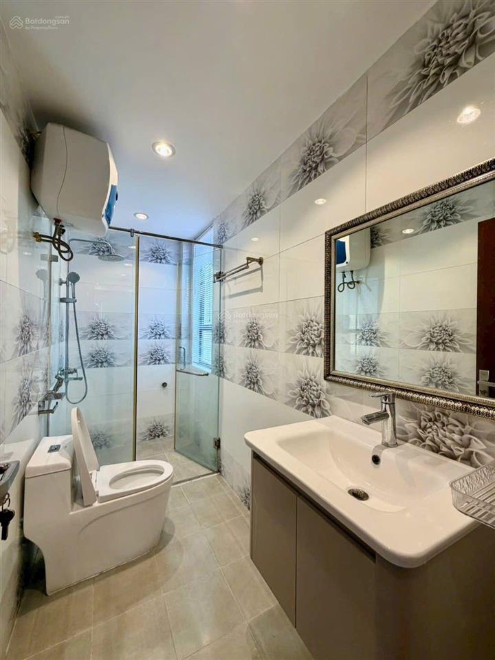 Nhà 38m xây 7 tầng, thang máy, gara ô tô, full nội thất ở chu huy mân, sài đồng, long biên, hn 12,7